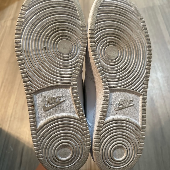 NIKES SIZE 10 - Picture 4 of 4